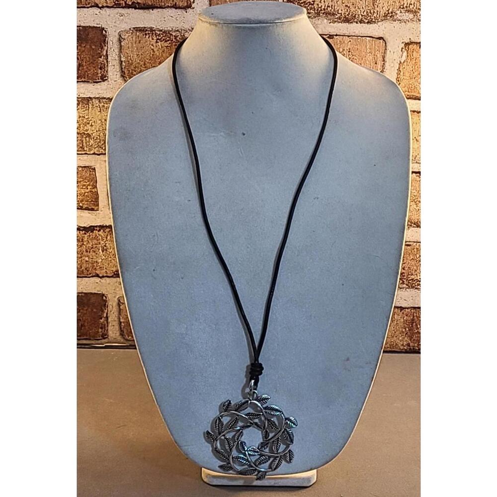Crown Of Laurel Leaves Pendant & Leather Necklace  Unisex Elven Cosplay Jewelry
